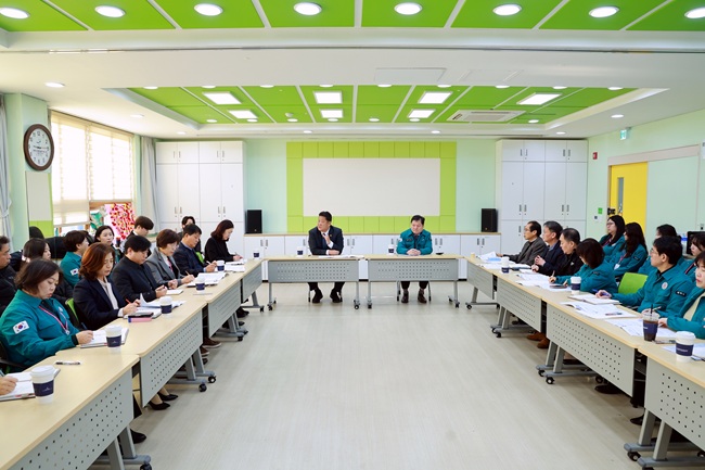 ▲ 태백시가 22일 태백시 보건소에서 지휘부 회의를 열고, 주요 공공보건 현안 사업의 추진 상황을 점검했다. ⓒ태백시