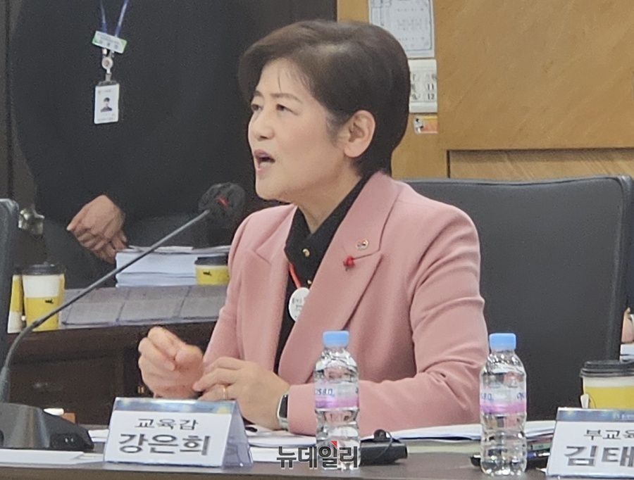 ▲ 강은희 대구시교육감은 23일 오전 대구시교육청에서 송신년기자간담회를 갖고 3선 출마 질문에 “지금 선거법 알아보고 적당한 시기 하려고 한다”라며 확실한 출마의사를 밝혔다.ⓒ뉴데일리