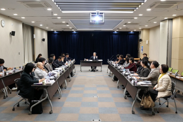 ▲ 정구원 제1부시장이 제1회 화성특례시 통합돌봄협의체 회의를 주재하고 있다ⓒ화성시 제공