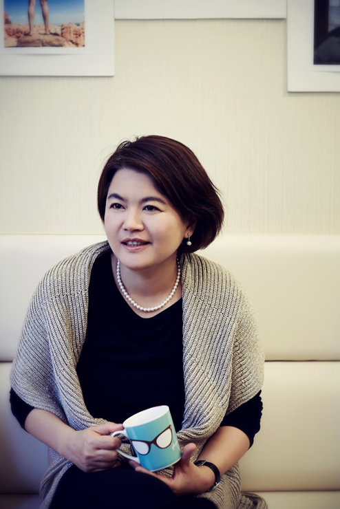 ▲ 대구사이버대학교(총장 이근용) 상담심리학과 김수지 교수가 이달 초 대구시광역시 표창장을 수상했다(김수지 교수).ⓒ대구사이버대