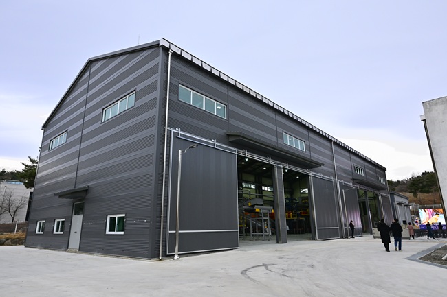 ▲ 폐비닐 전문 선별시설 전경. ⓒ속초시