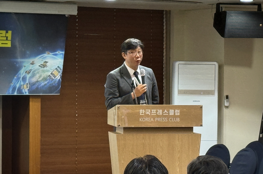 ▲ 안형준 연구위원이 주제발표를 하는 모습. ⓒ김재홍 기자