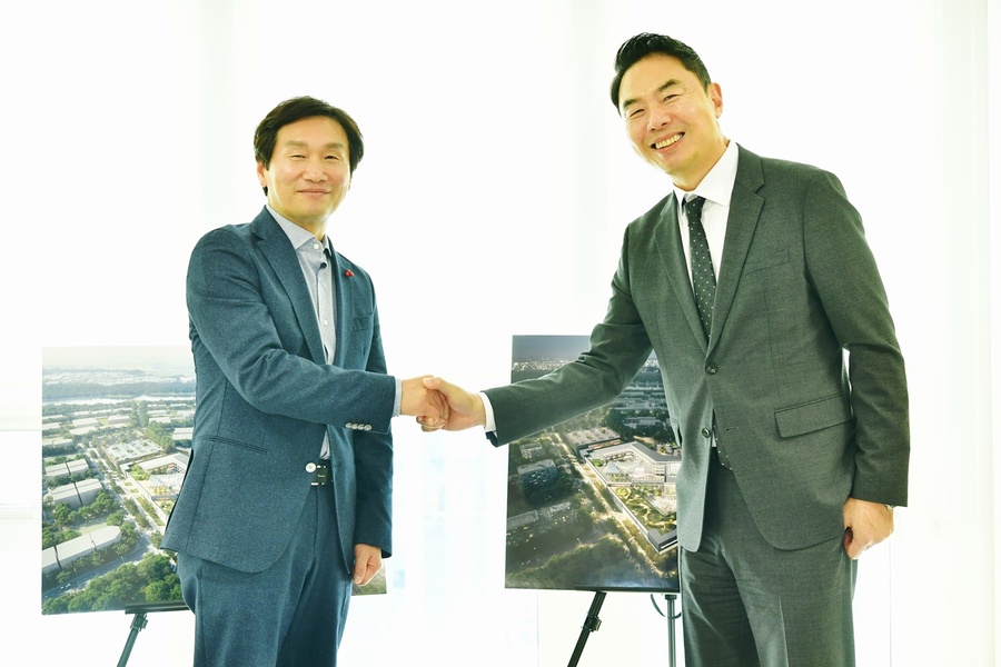 ▲ 조현일 경산시장은 22일 서울 강남구에 위치한 현대백화점 본사를 방문해 정지영 현대백화점 사장과 면담을 가졌다.ⓒ경산시