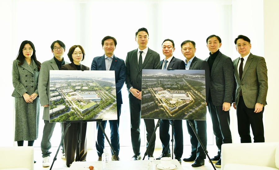 ▲ 현대백화점 측은 경산 현대프리미엄아웃렛의 조감도를 처음으로 공개하며, 국내 대표 건축 설계사무소들이 공동으로 설계를 진행 중이라고 밝혔다.ⓒ경산시