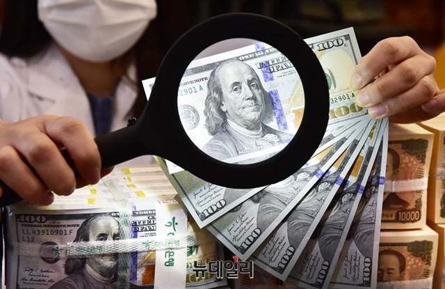 당국 올인 카드에 환율 1450원대 급락 … 연말 분수령