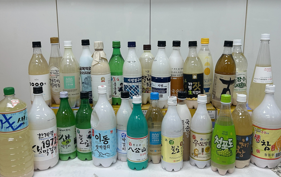 ▲ 대구시 보건환경연구원은 12월 1일부터 22일까지 지역 내 식자재마트와 대형마트에서 유통되는 탁주 27건과 기타주류 3건을 수거해 안전성 검사를 실시했다.(대구시 유통 탁주).ⓒ대구시