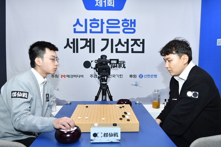 ▲ 박정환 9단은 대만의 쉬하오훙 9단을 상대로 151수 만에 흑 불계승을 거두며 한국 선수 가운데 가장 먼저 16강에 이름을 올렸다.ⓒ힌국기원 제공