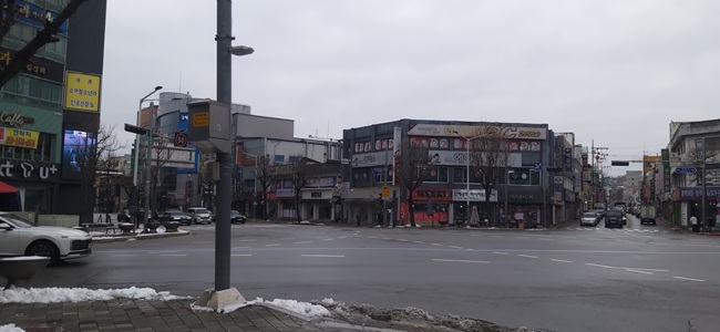 ▲ 깨끗해진 팔호광장 모습. ⓒ춘천시