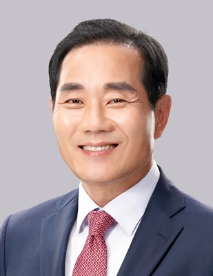 ▲ 경산시의회(의장 안문길)는 지난 12월 26일 열린 제266회 정례회 제4차 본회의에서 권중석 의원이 대표발의한 ‘경산시의회에 출석·답변할 수 있는 관계공무원의 범위에 관한 조례 전부개정조례안’을 의결했다.ⓒ경산시의회