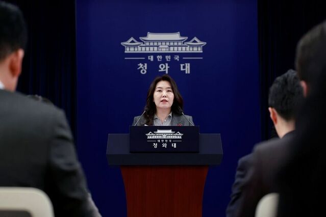 ▲ 강유정 대변인이 청와대 춘추관에서 이재명 대통령 1330일 만의 청와대 출근 관련 브리핑을 하고 있다. ⓒ뉴시스