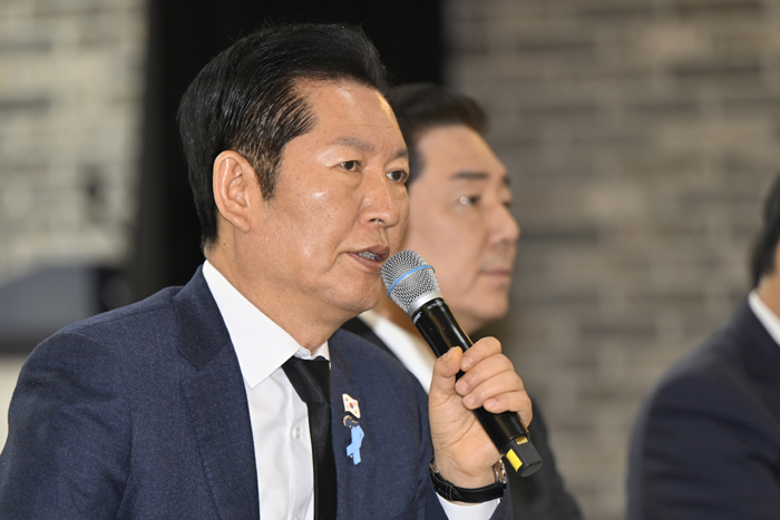 ▲ 정청래 더불어민주당 대표가 29일 전남 무안군 승달문화예술회관에서 열린 현장 최고위원회의에서 발언하고 있다. ⓒ뉴시스