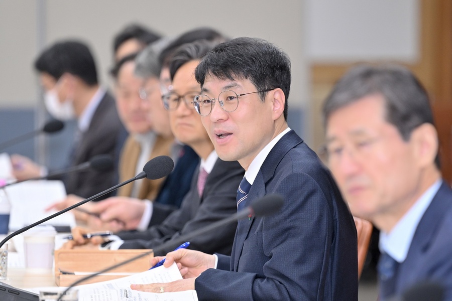 ▲ 김정기 대구시장 권한대행은 내년도 시정 운영과 관련해 민생경제 회복을 최우선 과제로 삼아 철저히 대비해 달라고 당부했다.ⓒ 대구시