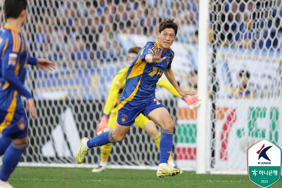 ▲ 이청용이 울산과 계약이 종료됐다.ⓒ한국프로축구연맹 제공