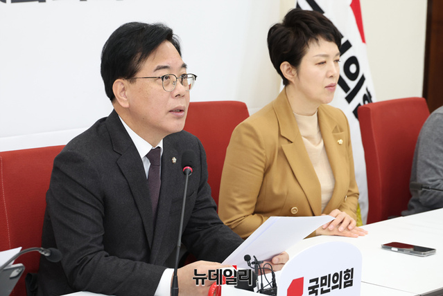 ▲ 송언석 국민의힘 원내대표가 2일 국회에서 열린 현안 기자간담회에서 모두발언을 하고 있다. ⓒ이종현 기자