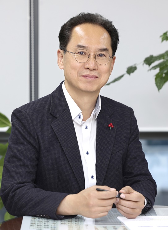 ▲ 영주시(시장 권한대행 엄태현)는 2026년 1월 1일 자로 엄태현(55) 전 경상북도 저출생극복본부장이 부시장으로 취임하고, 동시에 영주시장 권한대행 업무를 시작했다.ⓒ영주시