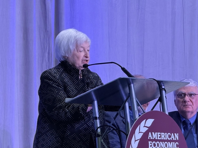 ▲ 재닛 옐런 전 연방준비제도(Fed, 연준) 의장이 4일(현지시각) 미국 펜실베이니아주 필라델피아에서 열린 '2026 미국경제학회(AEA)' 패널토론에서 발언하고 있다.ⓒ연합뉴스