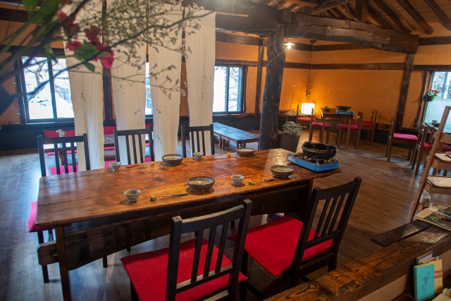 ▲ 고즈넉한 한옥에서 맛보는 스키야끼 ‘양평 사각하늘’ⓒ경기관광공사 제공