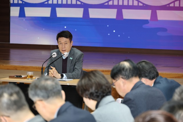 ▲ 포항시는 6일 이강덕 시장 주재로 시청 대회의실에서 확대간부회의를 개최했다.ⓒ포항시