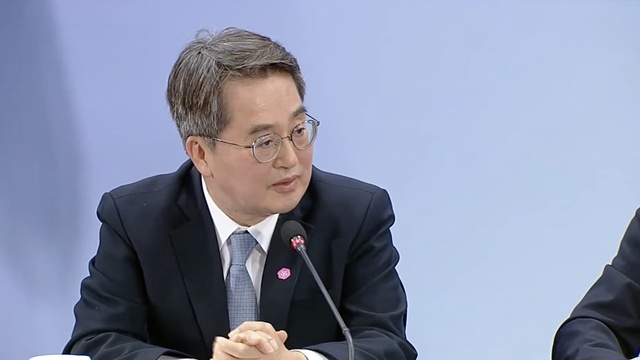 김동연 "김건희 일가 점입가경… 2차 종합특검 필요"