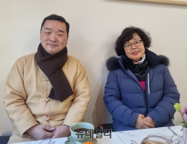 ▲ 왼쪽부터 현강정사, 김정림 삼인합창단 단장.ⓒ김경태기자