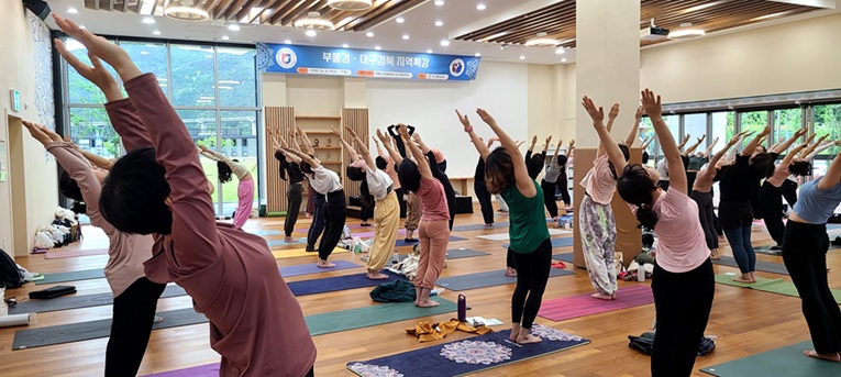 ▲ 요가 수련하는 모습.ⓒ원광디지털대