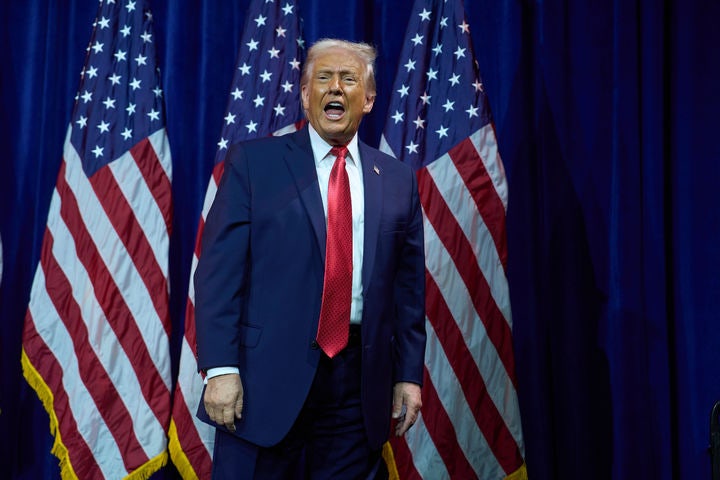 ▲ 도널드 트럼프 미국 대통령이 6일(현지시각) 미국 워싱턴DC의 트럼프 케네디 센터에서 하원 공화당 의원들을 대상으로 연설하고 있다. ⓒAP=뉴시스