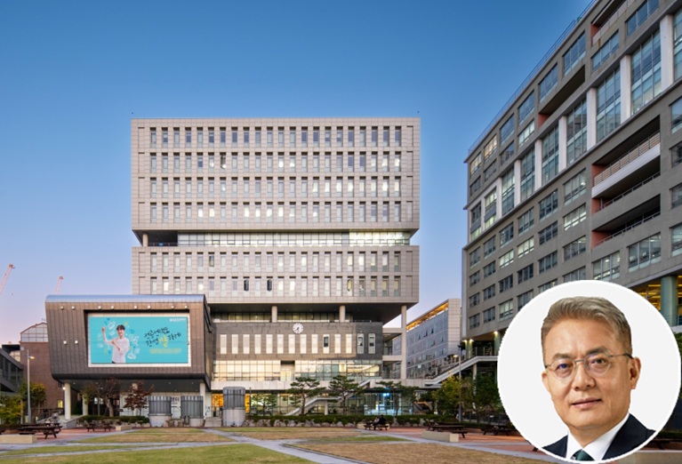 ▲ 한성대학교 전경. 우측 하단은 이창원 총장.ⓒ한성대