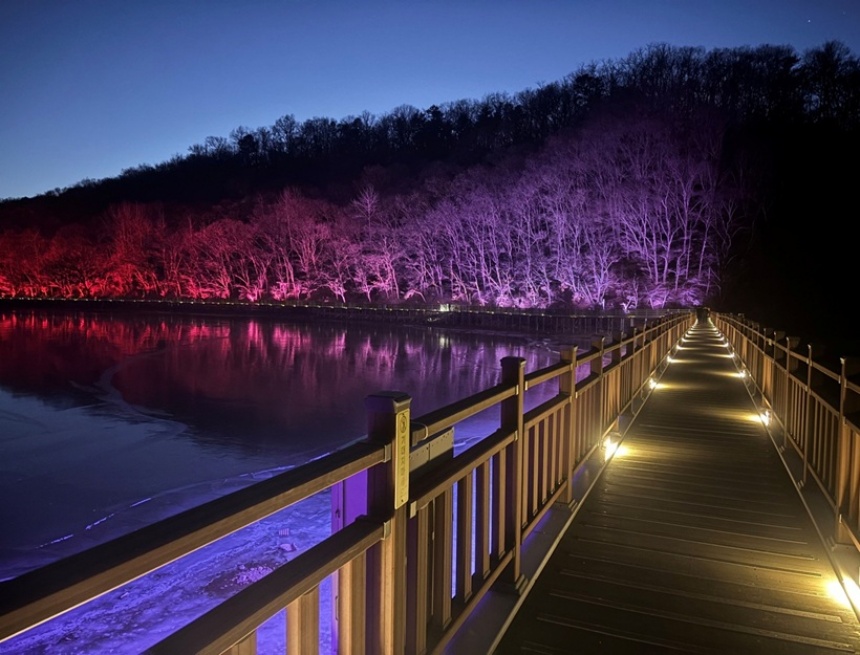 ▲ 빛으로 새롭게 태어난 파주 공릉호수 ⓒ파주시 제공