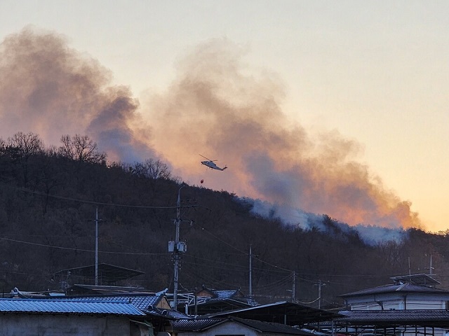 ▲ 의성군에서 지난 10일 대형 산불이 발생해 18시간여 만에 완전히 진화됐다.ⓒ경북소방본부