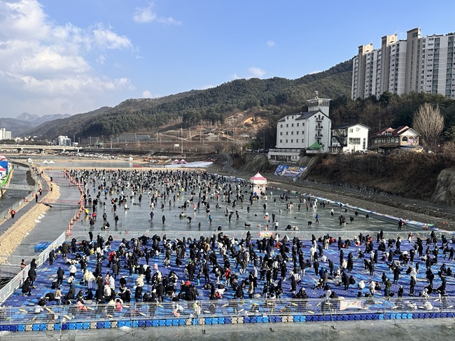 ▲ 제14회 홍천강 꽁꽁축제 모습. ⓒ홍천군