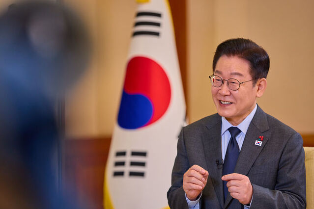 ▲ 한일 정상회담을 앞둔 이재명 대통령이 12일 청와대에서 일본 방송 NHK와 인터뷰를 하고 있다. ⓒ뉴시스(사진=청와대)