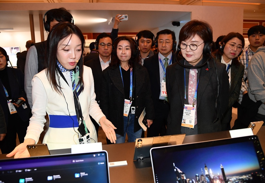 ▲ 경상북도는 지난 6일부터 9일까지 미국 라스베이거스 컨벤션센터(LVCC) 등에서 개최된 ‘CES 2026 경상북도 공동관’을 성공적으로 운영하고, 이를 계기로 기술 협력과 글로벌 투자 연계 등 후속 사업화 논의를 본격화할 계획이다.ⓒ경북도