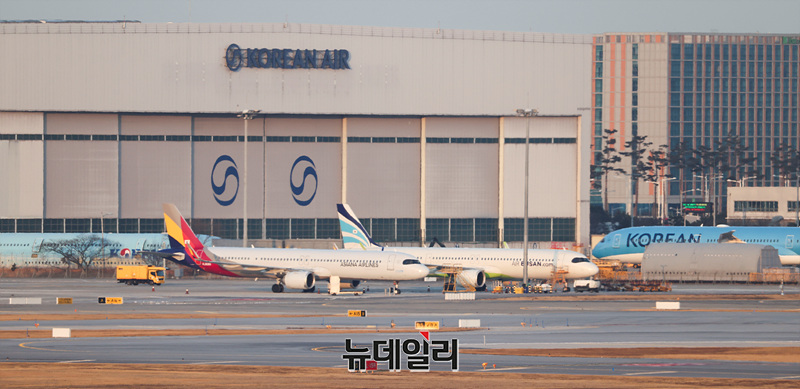 ▲ 이날 공항에서 촬영된 양사 비행기 모습 ⓒ뉴데일리DB