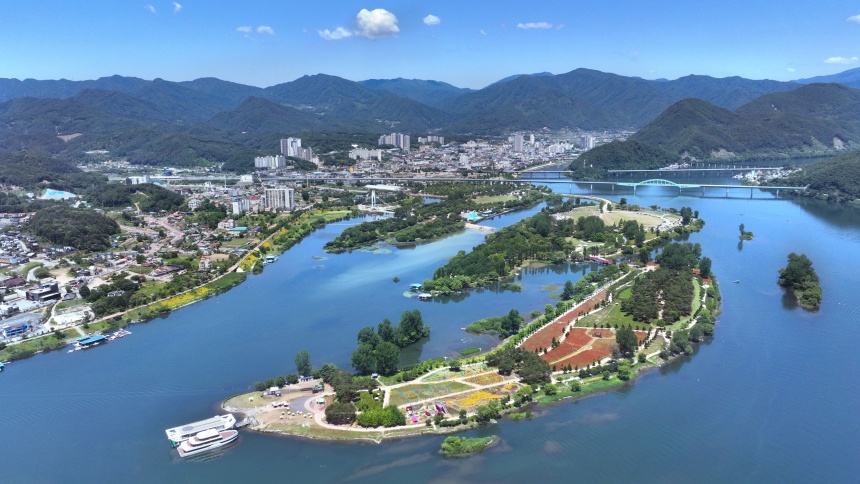 ▲ 가평군이 자라섬의 국가정원으로 도약을 위한 용역에 착수했다. ⓒ가평군 제공