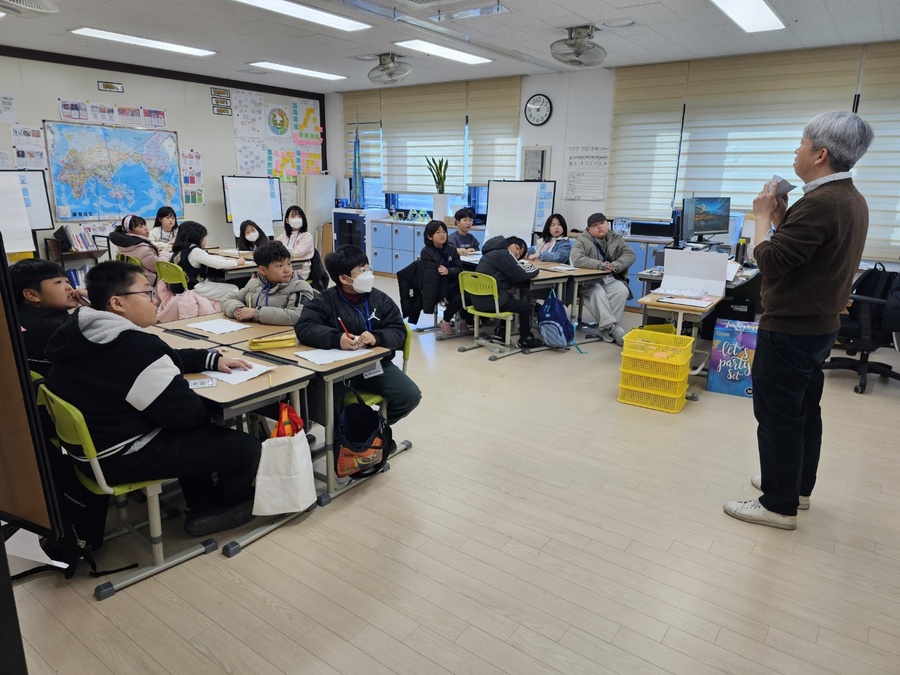 ▲ 대구시군위교육지원청(교육장 김두열)은 군위군의 대구 편입 이후 추진해 온 거점학교 정책이 IB(국제바칼로레아) 기반 교육과정 혁신과 학생 맞춤형 지원, 체계적인 교육환경 정비를 통해 학령인구 감소 시대 소규모학교 통합의 전국적 모범 사례로 자리 잡고 있다.ⓒ대구시 교육청