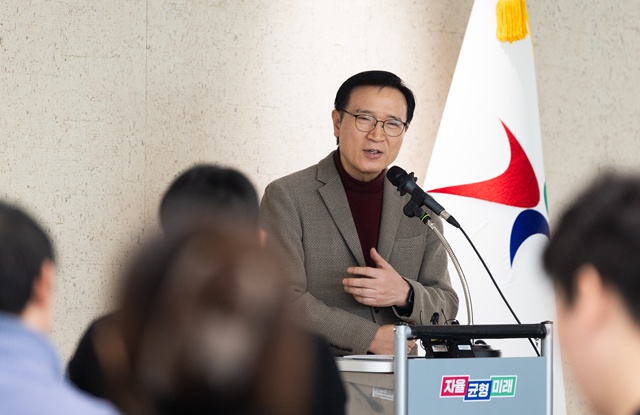 ▲ 임태희 경기도교육감이 14일 도교육청에서 열린 신년 기자간담회에 참석해 인사말을 하고 있다. ⓒ경기도교육청 제공