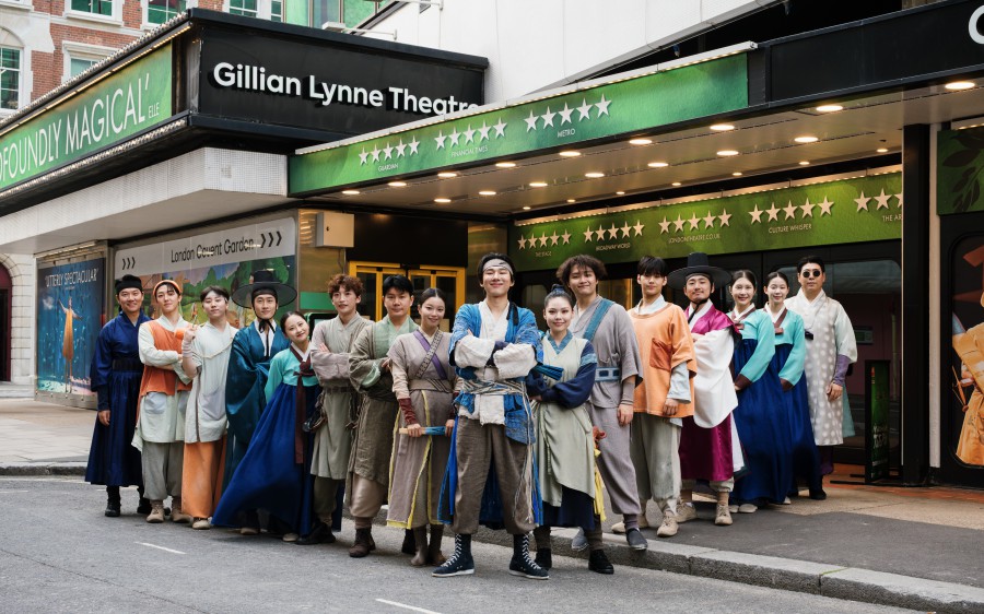 ▲ 뮤지컬 '스웨그에이지 외쳐,조선!' 영국 웨스트엔드 공연 홍보 사진.ⓒPL엔터테인먼트