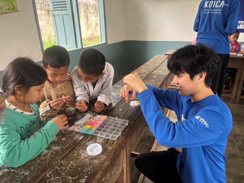 ▲ 상명대 국제개발평가센터가 동계 라오스 해외 현장 활동을 진행하고 있는 모습.ⓒ상명대