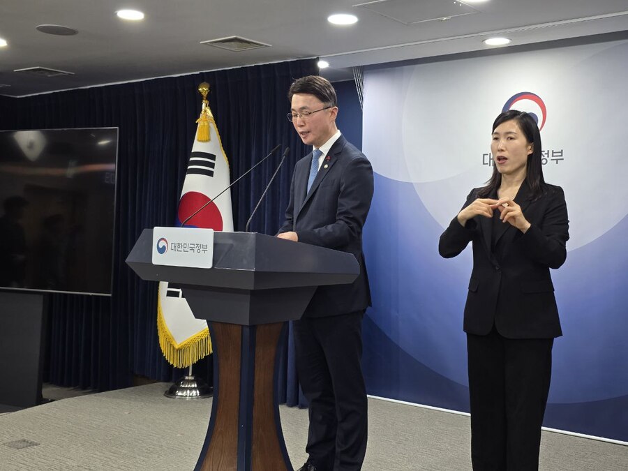 ▲ 류제명 과학기술정보통신부 2차관이 15일 정부 서울청사에서 독자 AI 파운데이션 모델 프로젝트 1차 단계 평가에 대한 브리핑을 진행하고 있다. ⓒ강필성 기자