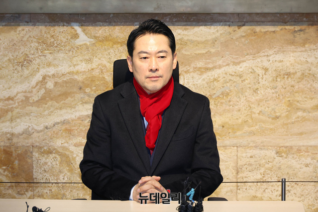 ▲ 장동혁 국민의힘 대표가 15일 오후 국회 로텐더홀에서 '민주당의 공천 뇌물·통일교 게이트 특검 수용'을 촉구하는 단식농성을 하고 있다. ⓒ이종현 기자