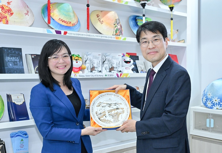 ▲ 대구시와 다낭시는 각 도시의 주요 관광안내센터에 상대 도시의 관광 홍보물을 비치하고, 이를 활용한 공동 홍보를 추진하기로 뜻을 모았다.ⓒ대구시