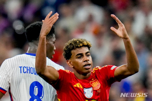 ▲ 스페인의 18세 야말은 이견이 없는 10대 선수 중 최고의 선수로 평가를 받고 있다.ⓒ뉴시스 제공