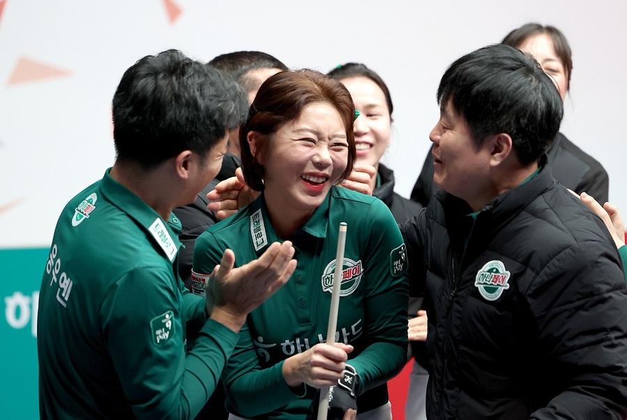 ▲ 김가영을 앞세운 하나카드가 팀리그 플레이오프 1차전에서 승리를 챙겼다.ⓒPBA 제공