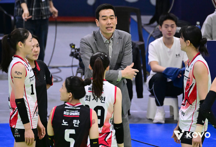 ▲ 인쿠시가 부진한 모습을 보인 정관장이 현대건설에 패배하며 4연패를 당했다.ⓒKOVO 제공