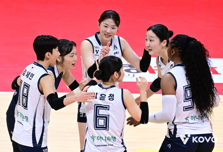 ▲ 도로공사가 페퍼저축은행을 꺾고 다시 상승세로 들어섰다.ⓒKOVO 제공