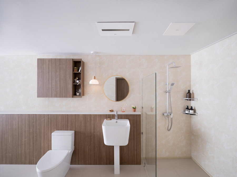 ▲ LG전자가 신개념 욕실 공기질 관리 시스템인 'LG 퓨리케어(Puricare) 바스에어시스템'을 출시했다. 온도, 습도, 위생 등을 한 번에 관리할 수 있는 올인원 시스템으로 쾌적한 욕실 관리에 특화된 제품이다.ⓒLG전자