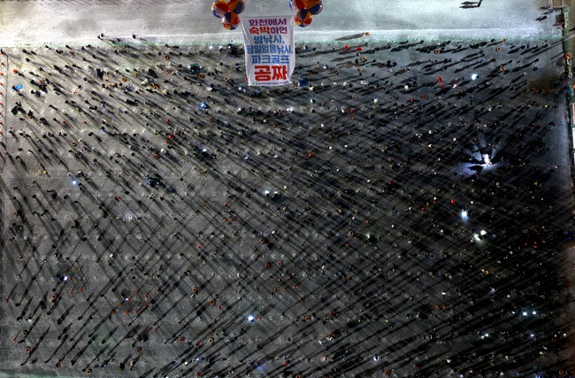 ▲ 지난 17일 밤, 축제장에서 진행된 밤낚시 프로그램. ⓒ화천군