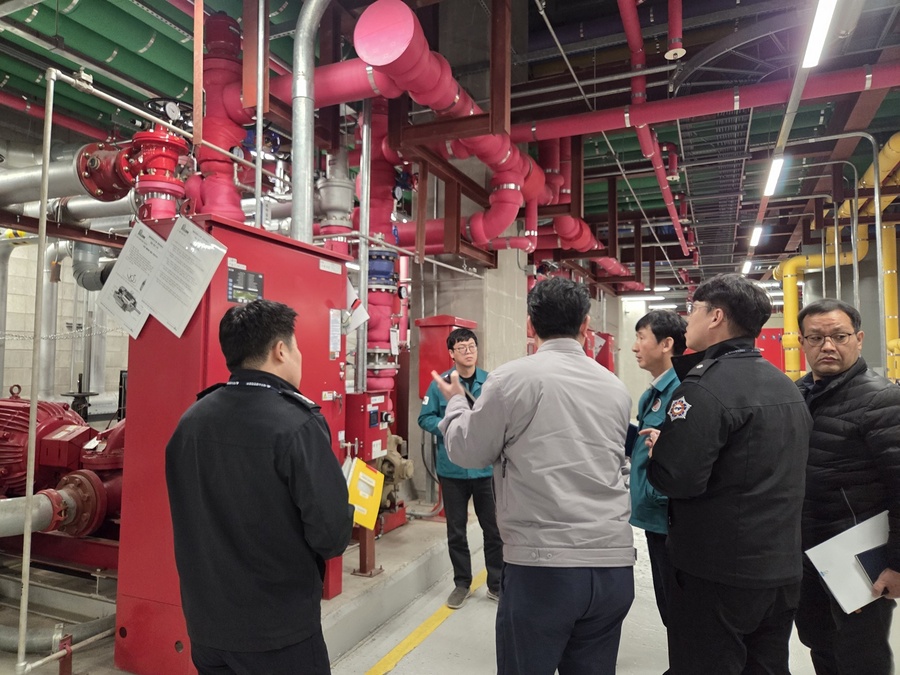 ▲ 대구시는 민족 고유의 명절인 설을 맞아 전통시장과 대형마트, 여객터미널 등 다중이용 시설물에 대해 9개 구·군 및 유관기관과 함께 안전관리 이행실태 점검을 실시한다.ⓒ대구시