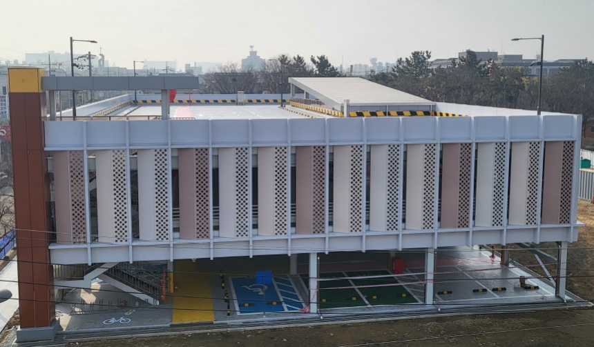 ▲ 시흥시 큰솔공원에 조성된 공영주차장 ⓒ시흥시 제공