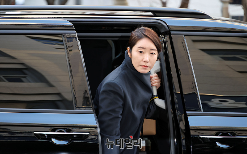 ▲ 서울경찰청 공공범죄수사대 출석하는 강선우 전 더불어민주당 의원(현 무소속). ⓒ서성진 기자